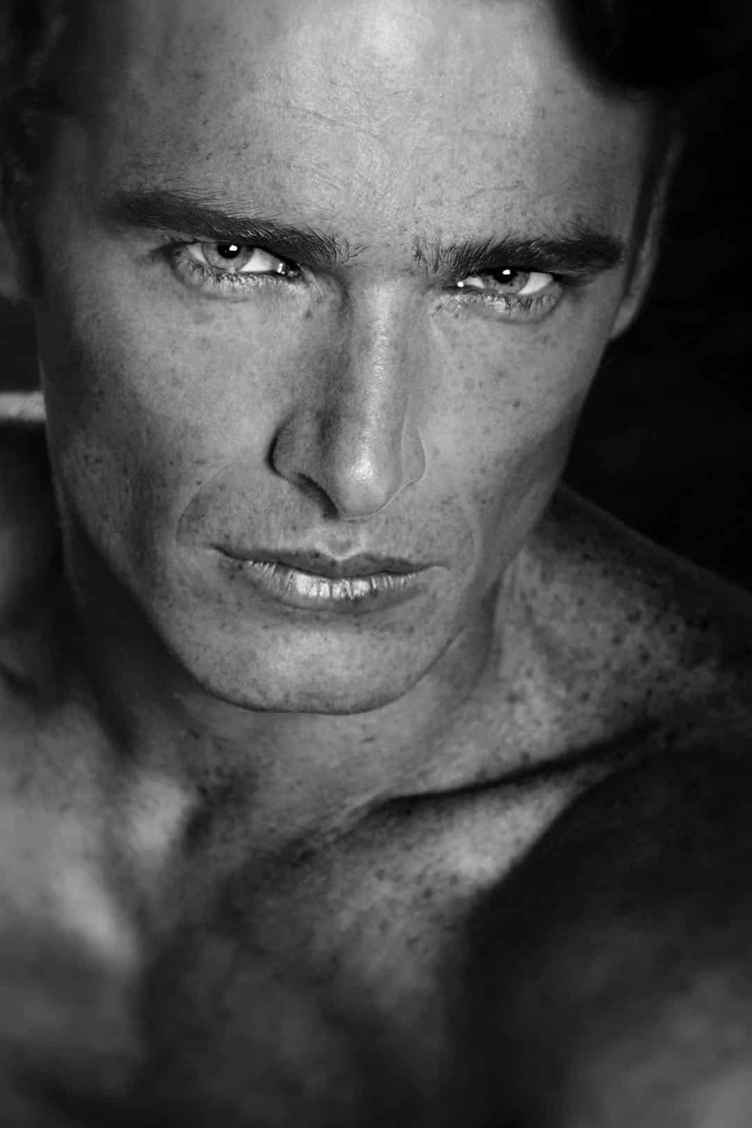 Gaël Laudet portrait en noir et blanc par Jean Christophe Lagarde