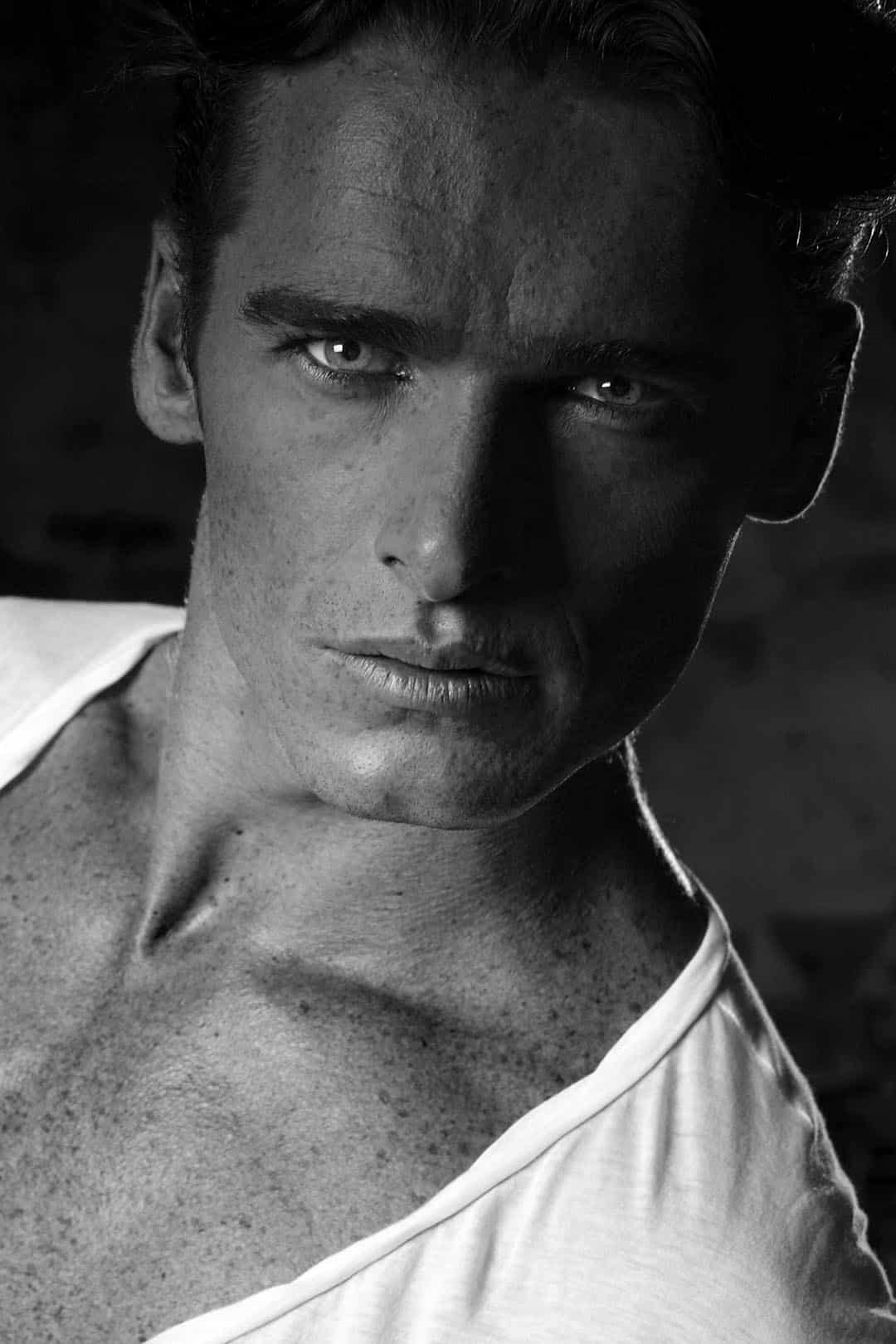 Gaël Laudet portrait en noir et blanc par Jean Christophe Lagarde